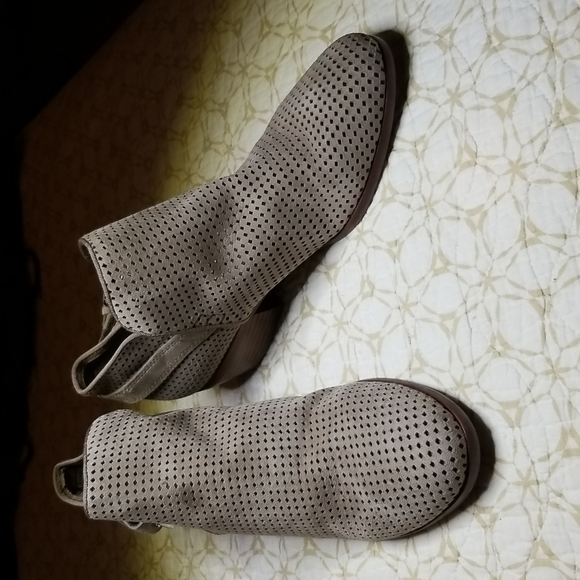 Sam Edelman booties - Picture 1 of 10